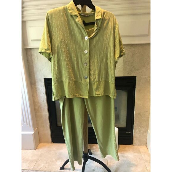 Froxx Women’s Green Striped Pattern 2 Piece Suit Blazer and Pants Size L - Picture 1 of 12